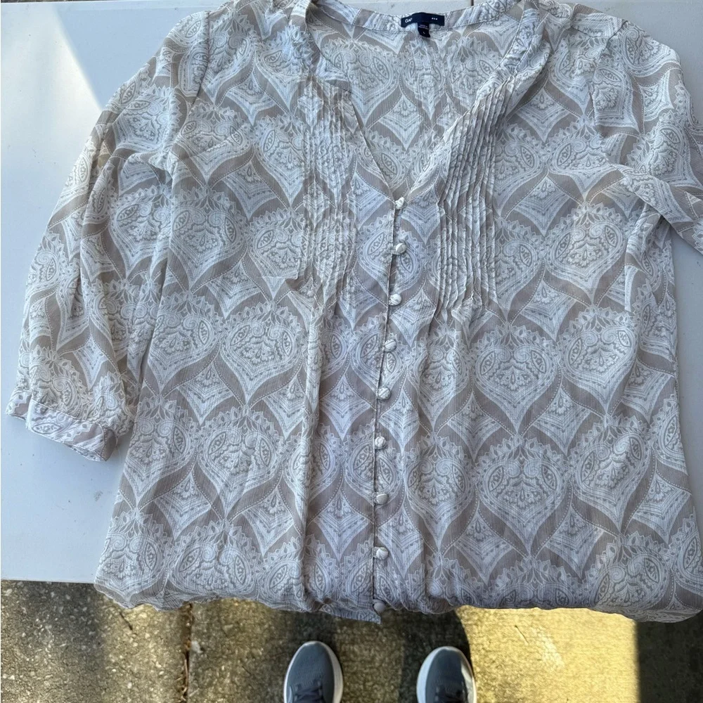 Patterned Button-Up Blouse - Picture 1 of 4